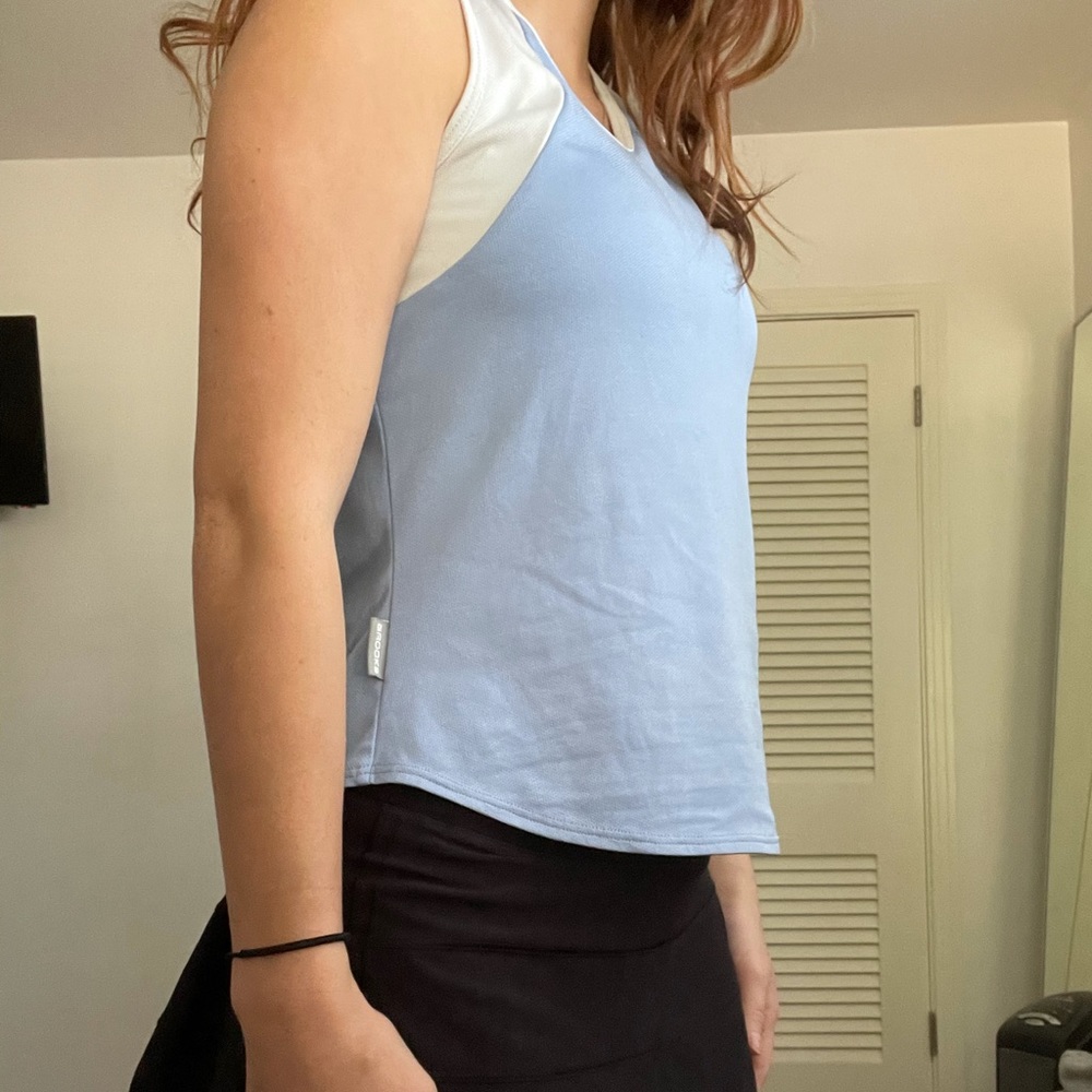 workout top - Picture 2 of 5